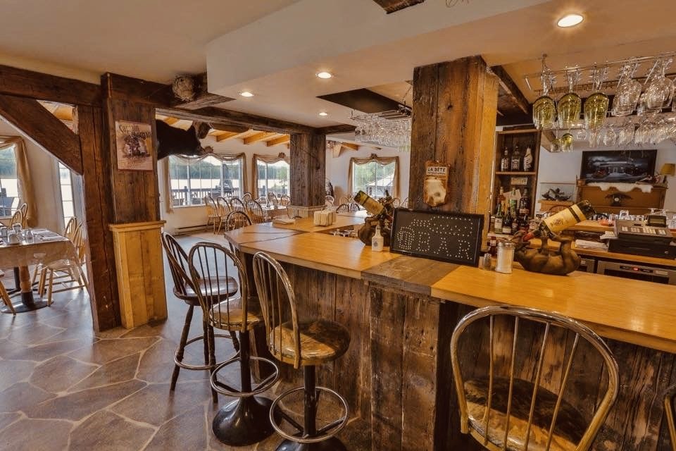 Restaurant - Pourvoirie du Lac Doré